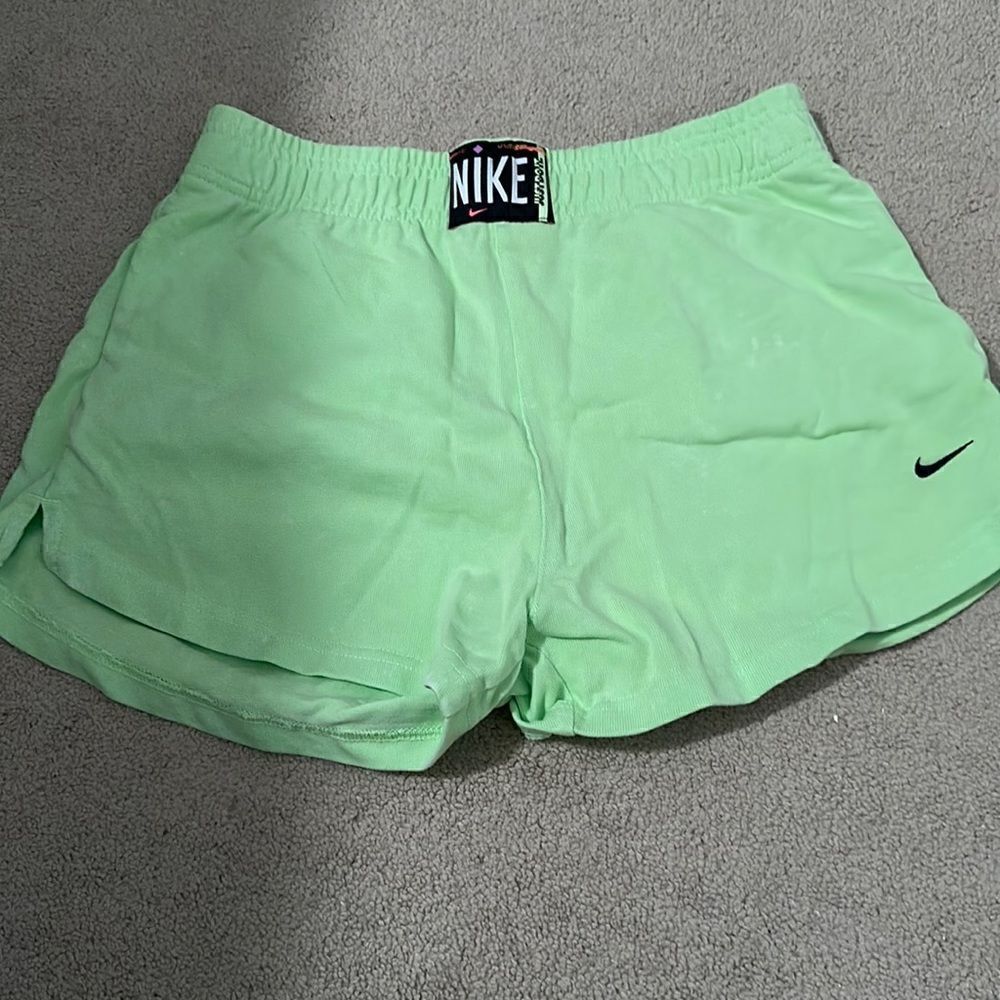 Nike XS yellow short  